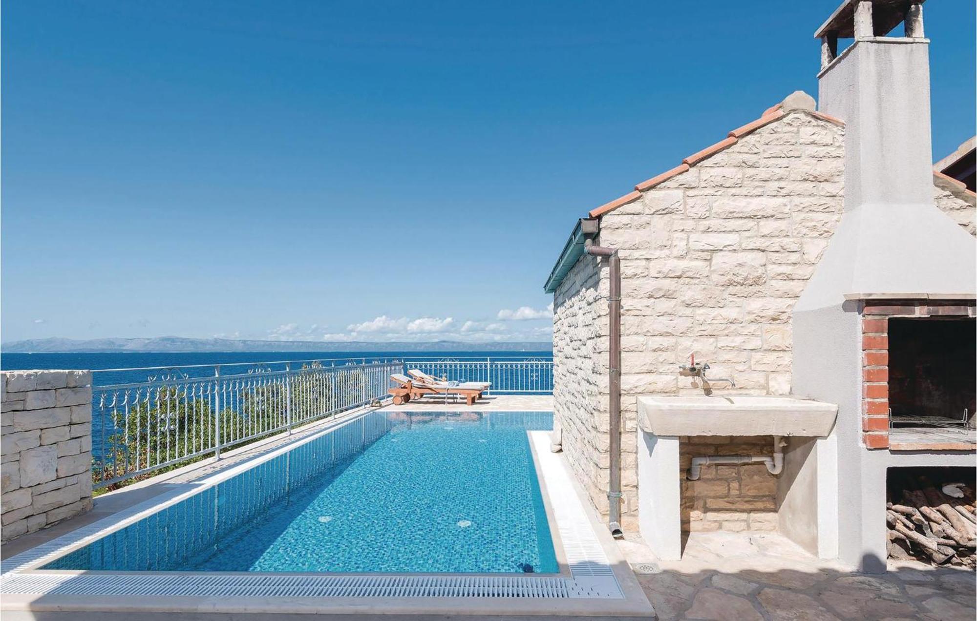Gorgeous Home In Prigradica With Wifi Eksteriør billede