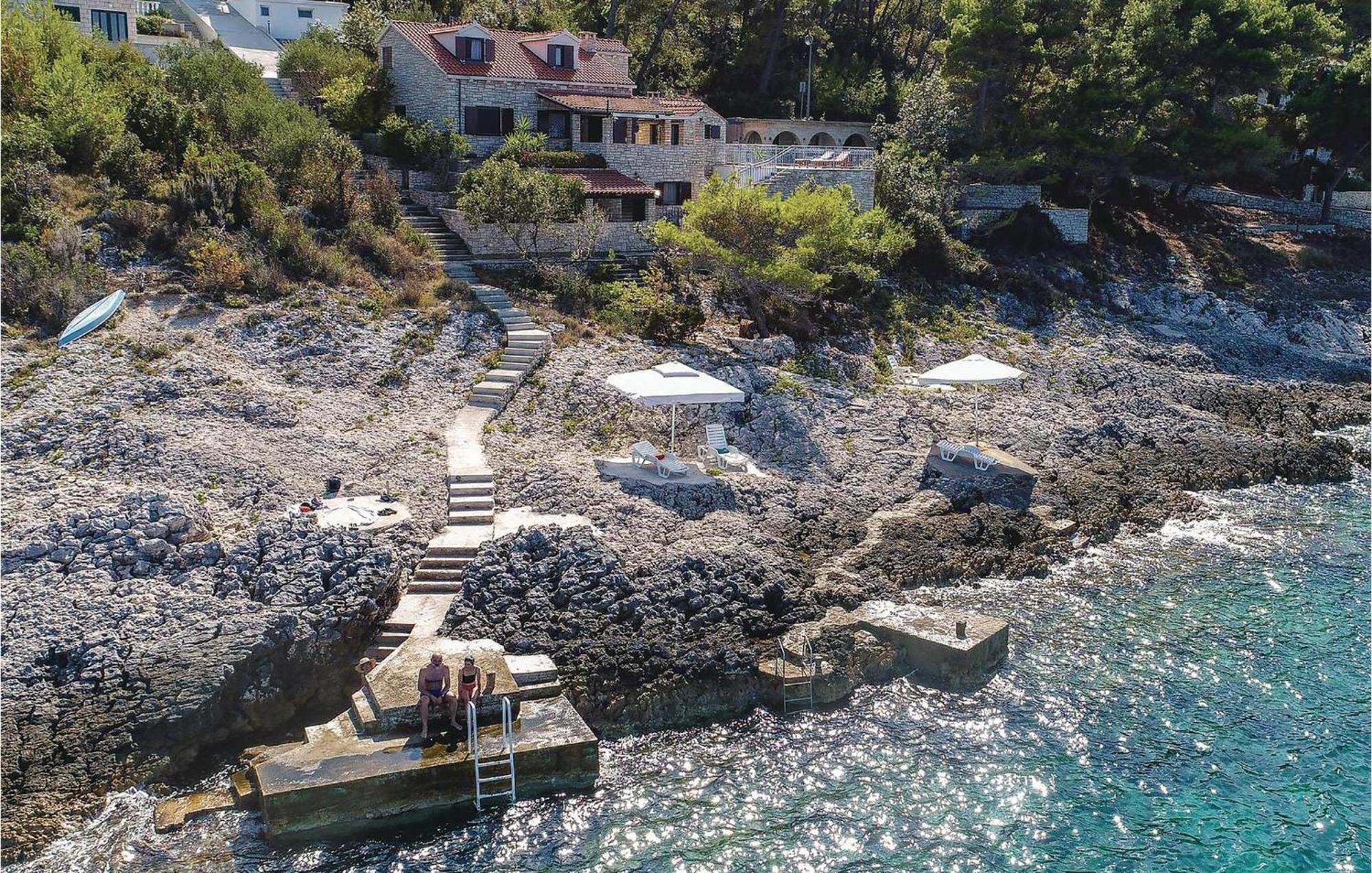 Gorgeous Home In Prigradica With Wifi Eksteriør billede